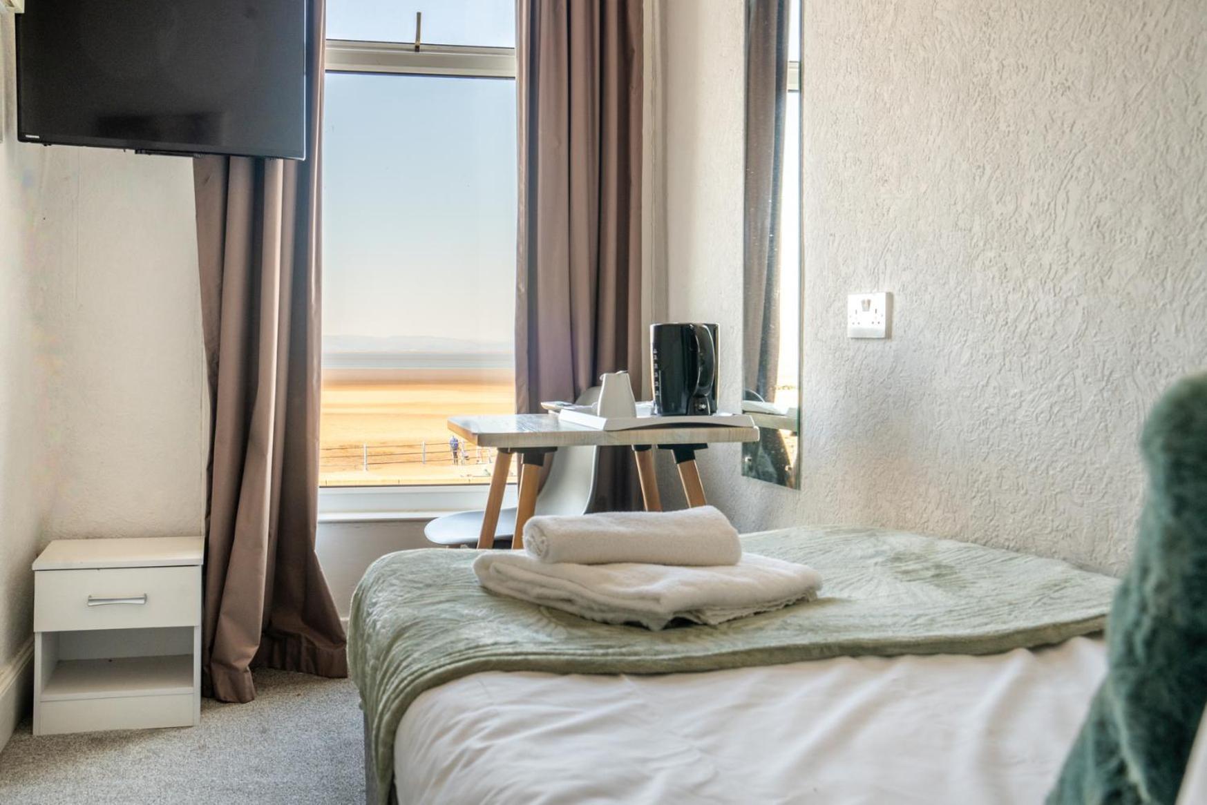 The Clifton Seafront Hotel موركامب المظهر الخارجي الصورة