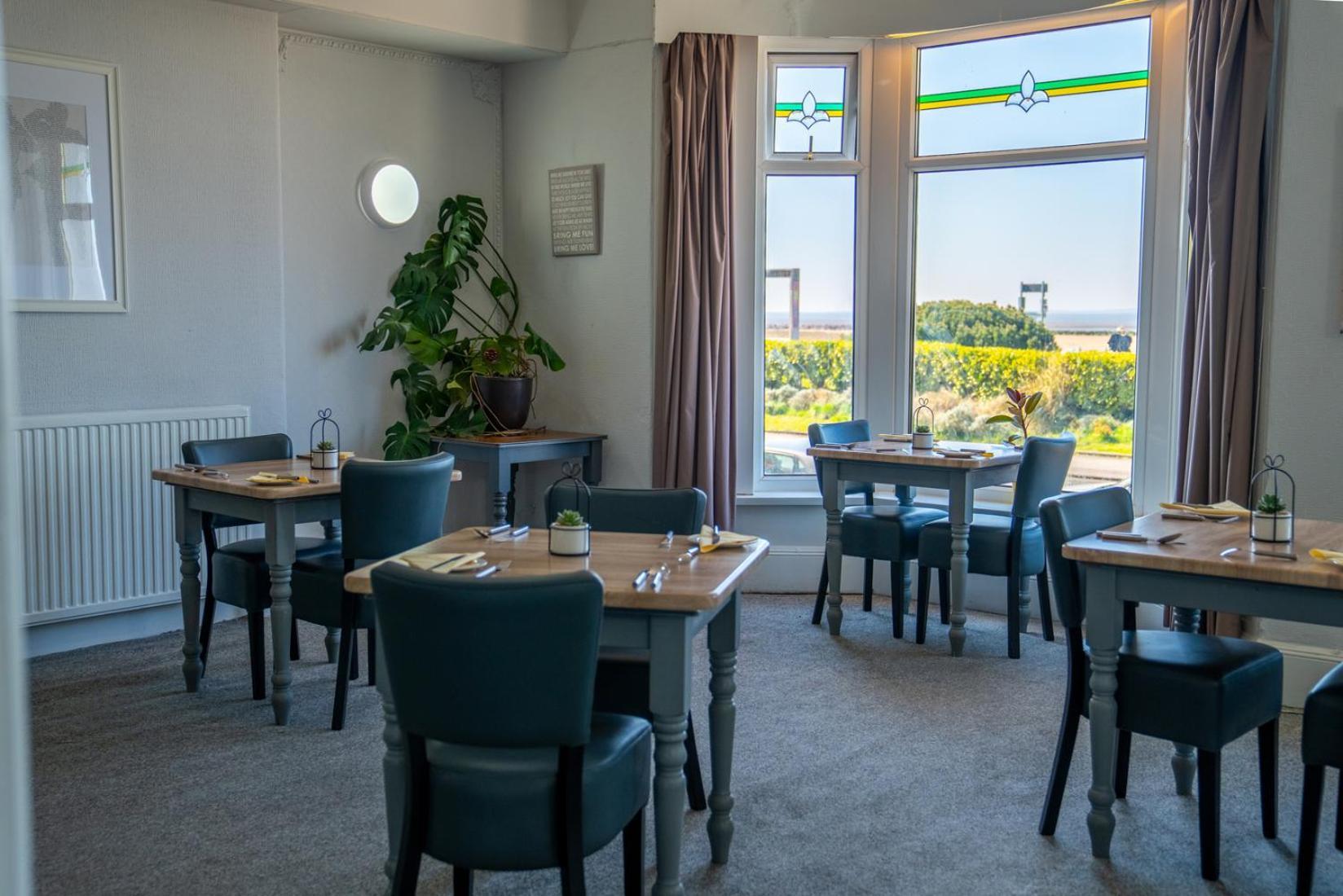 The Clifton Seafront Hotel موركامب المظهر الخارجي الصورة